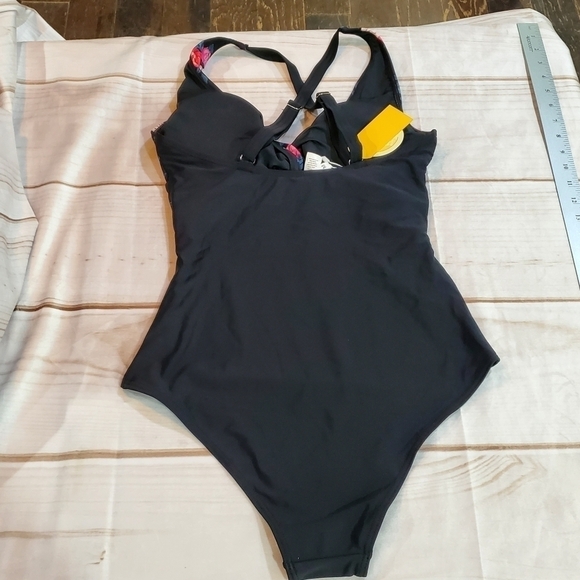 New Tournesol Black Pink Floral One Piece Crisscross Back Swimsuit Size Medium - Picture 7 of 10